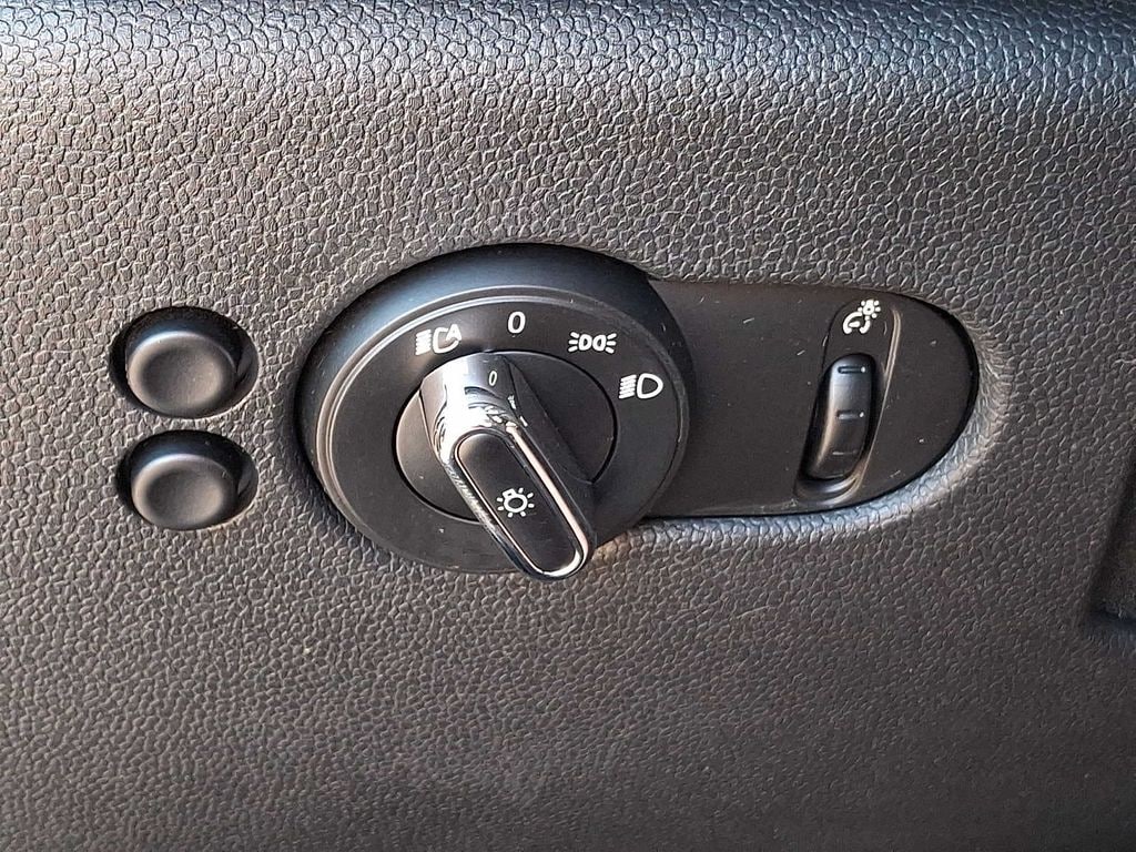 Thumbnail: 2019 MINI Cooper Convertible - 22