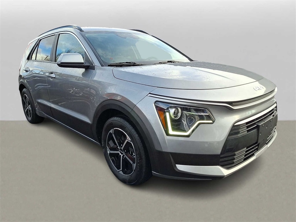 Thumbnail: 2023 Kia Niro - 2