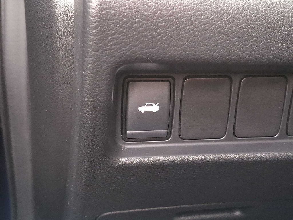 Thumbnail: 2021 Nissan Maxima - 23