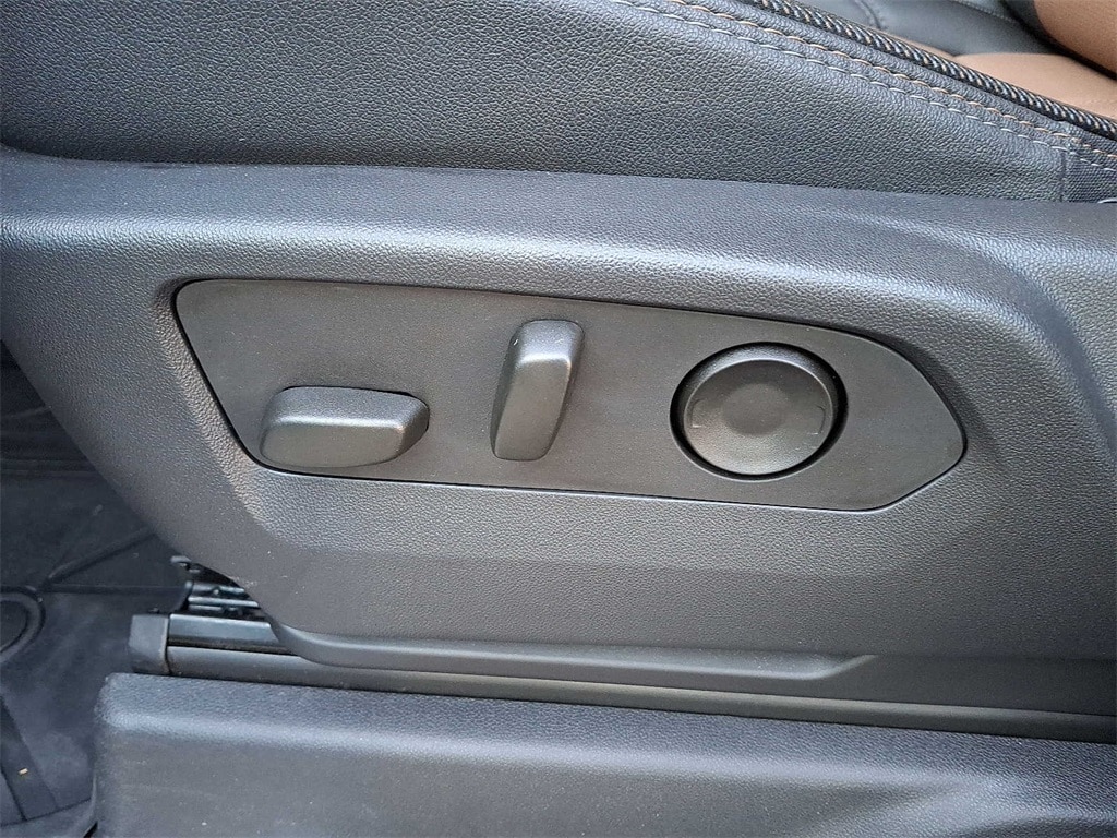 Thumbnail: 2023 Chevrolet Silverado 1500 - 9