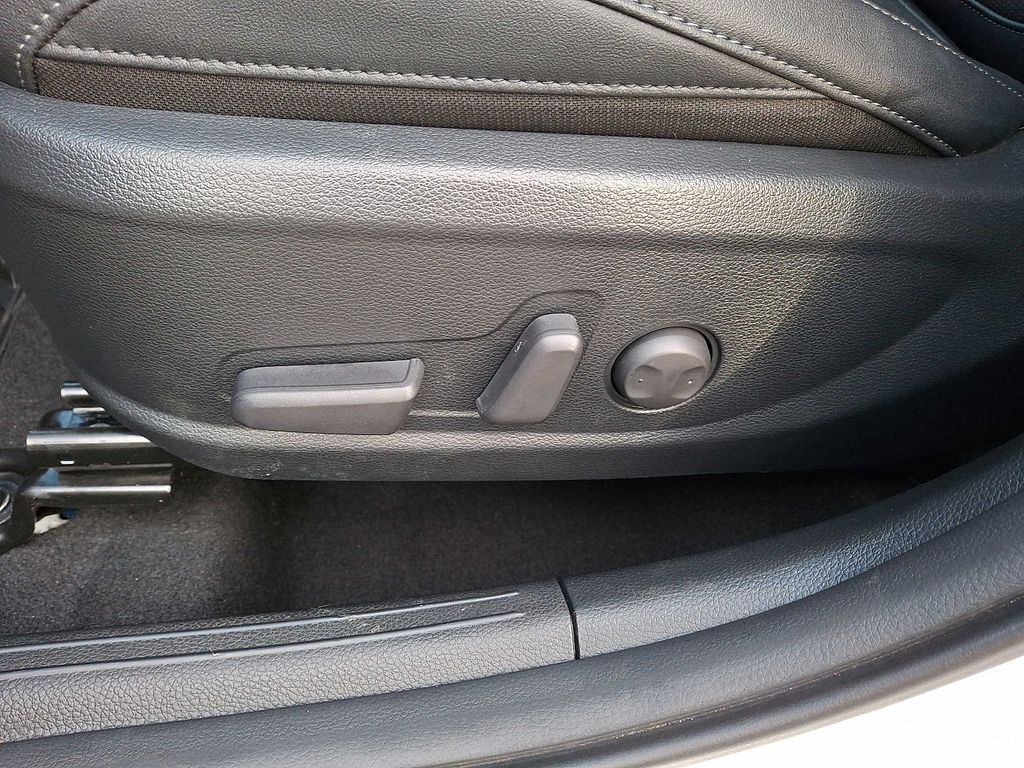 2024 Kia Seltos EX - Photo 10