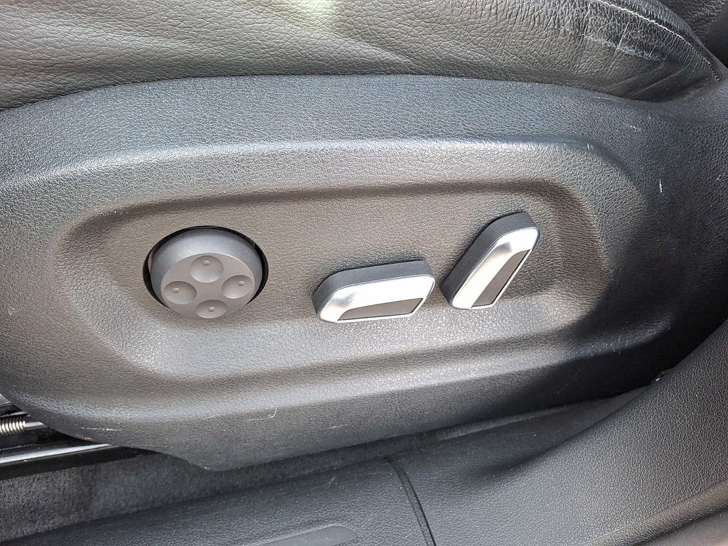 Thumbnail: 2014 Audi Q5 - 11