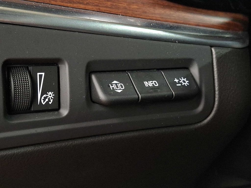 Thumbnail: 2024 Cadillac XT5 - 24