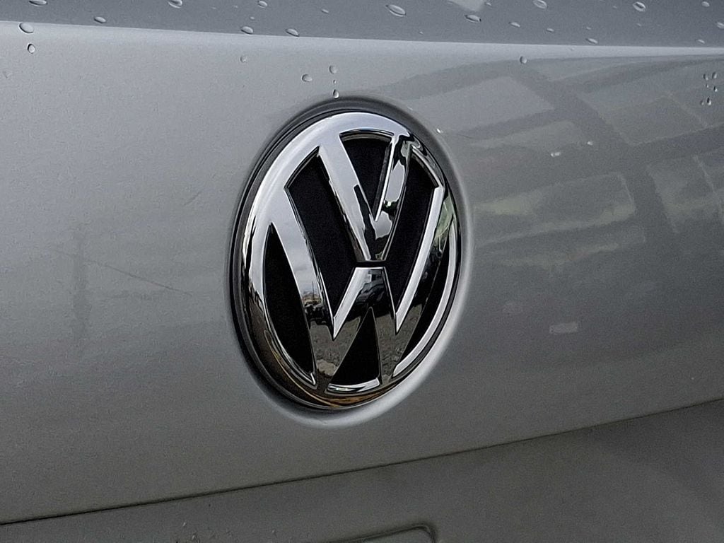 Thumbnail: 2013 Volkswagen Passat - 29