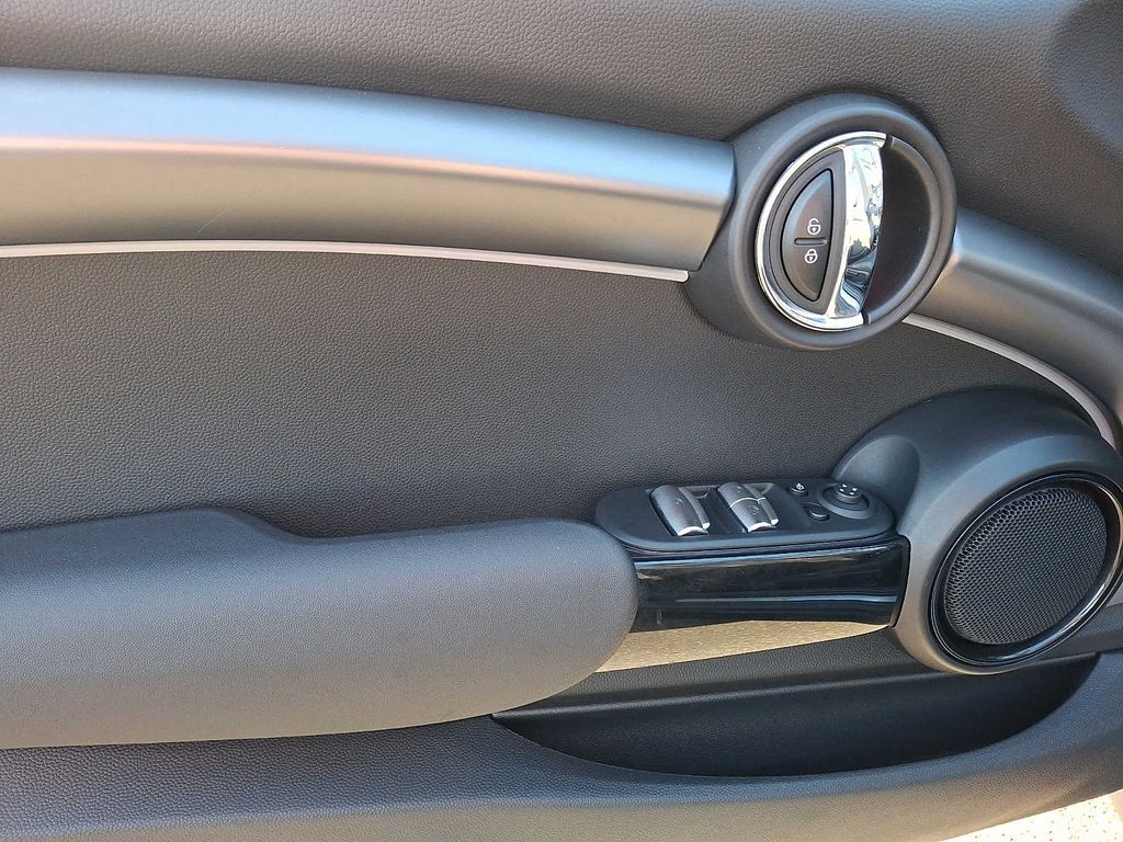 Thumbnail: 2024 MINI Cooper Convertible - 8