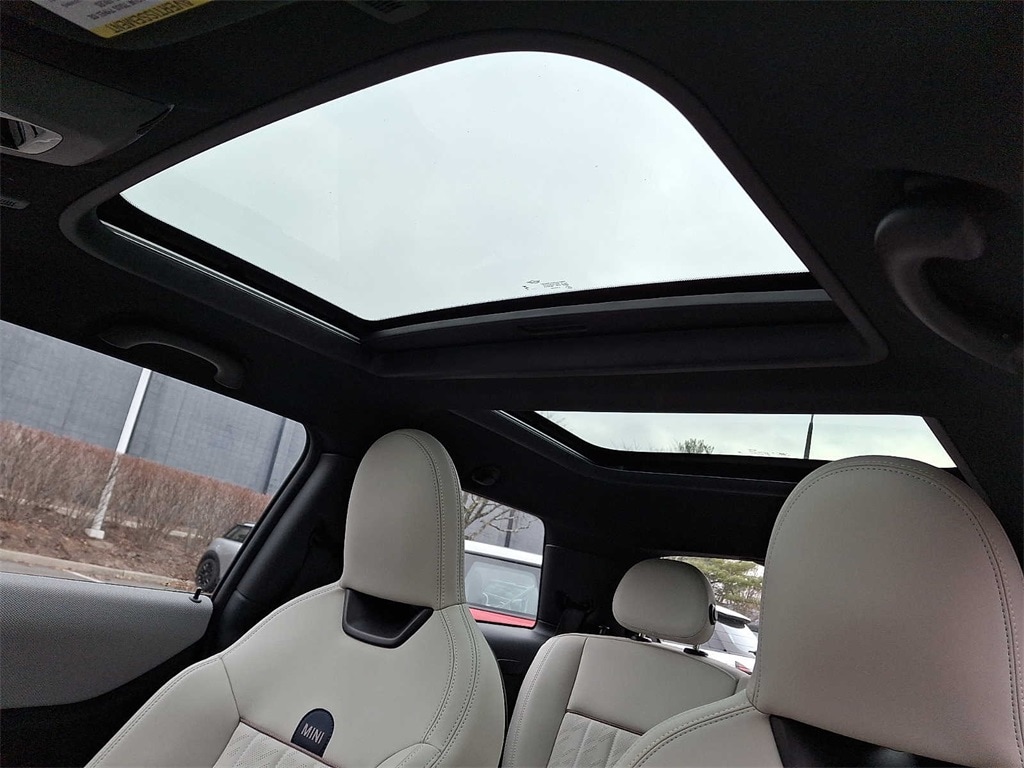 Thumbnail: 2025 MINI Cooper Hardtop - 14