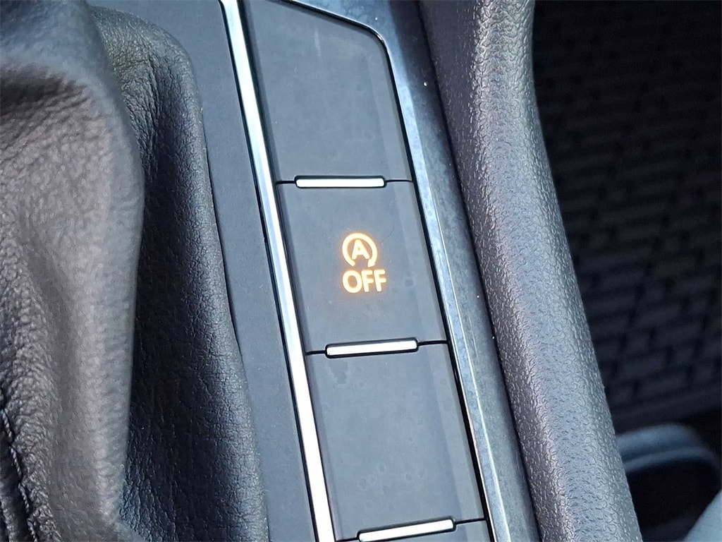 Thumbnail: 2020 Volkswagen Tiguan - 20