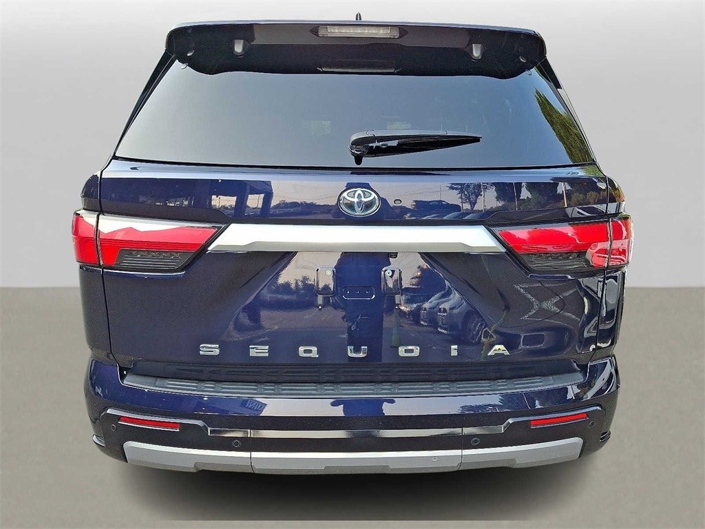 Thumbnail: 2023 Toyota Sequoia - 4