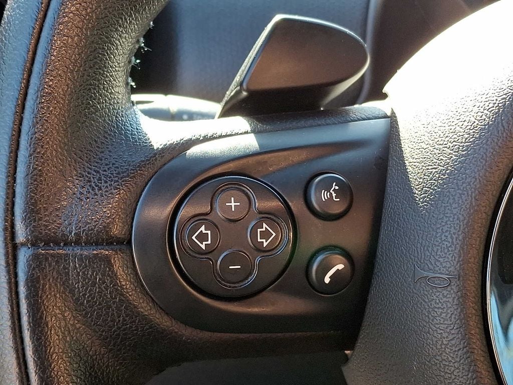 Thumbnail: 2015 MINI Cooper Countryman - 17