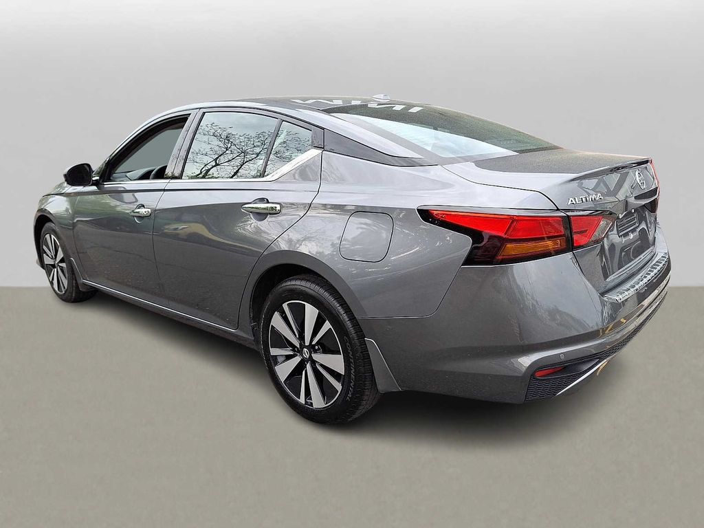 Thumbnail: 2020 Nissan Altima - 5