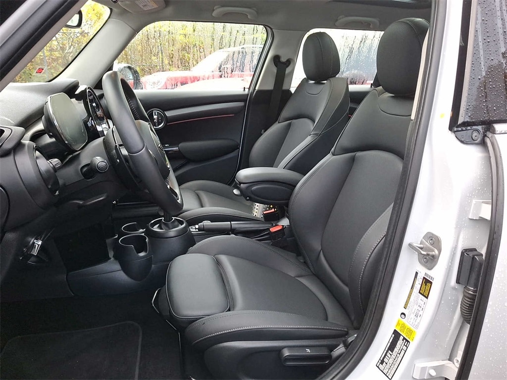 Thumbnail: 2024 MINI Cooper Hardtop - 10