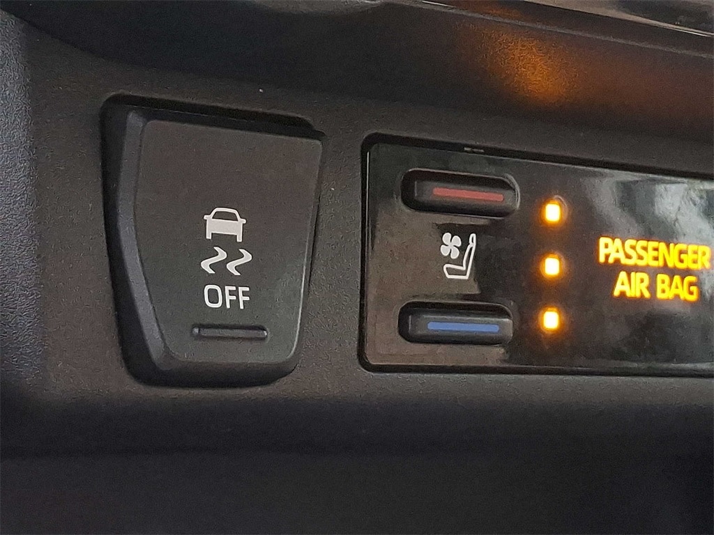 2021 Toyota RAV4 Limited 21