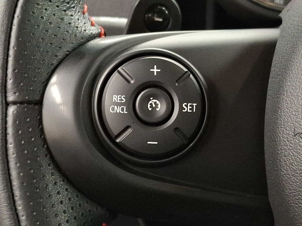 Thumbnail: 2019 MINI Cooper Countryman - 18