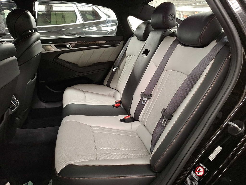 Thumbnail: 2018 Genesis G80 - 9