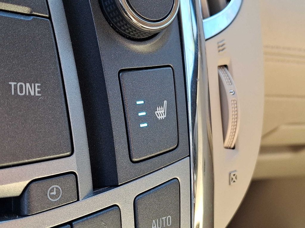 Thumbnail: 2010 Buick LaCrosse - 21