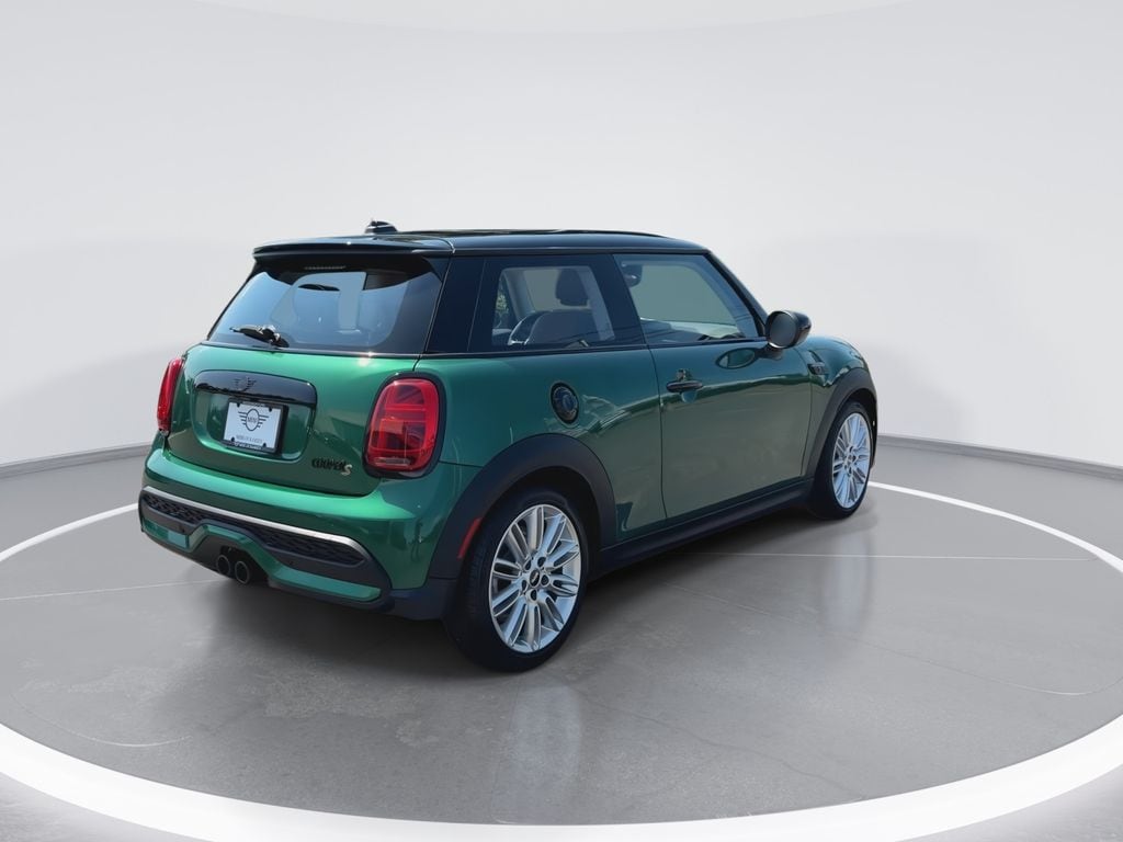 Thumbnail: 2022 MINI Cooper Hardtop - 4