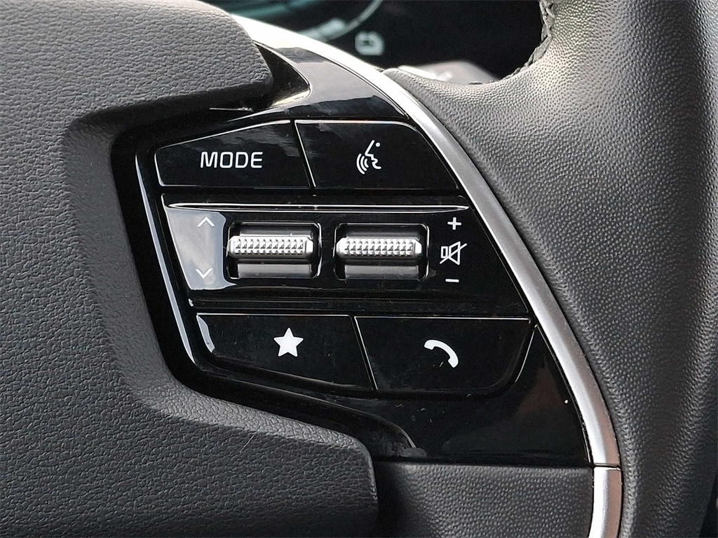 Thumbnail: 2023 Kia Niro - 17