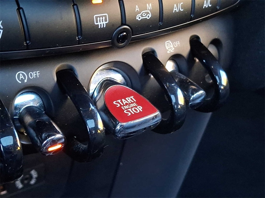 Thumbnail: 2015 MINI Cooper Hardtop - 23