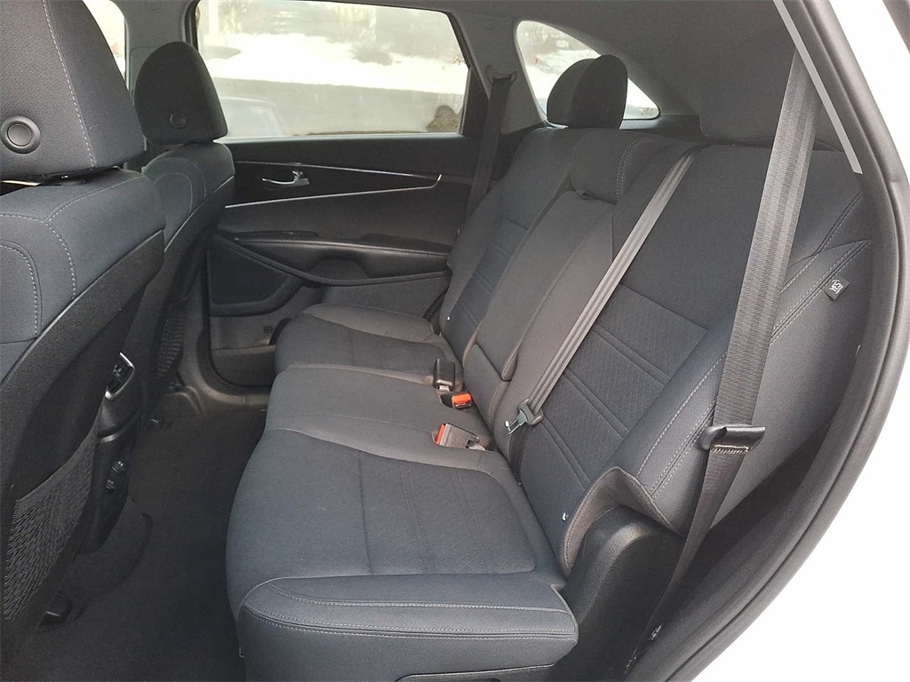 Thumbnail: 2019 Kia Sorento - 8