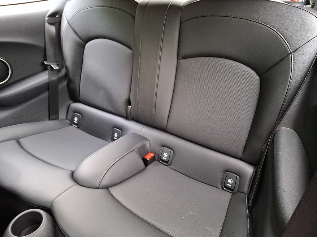 Thumbnail: 2014 MINI Cooper Hardtop - 9