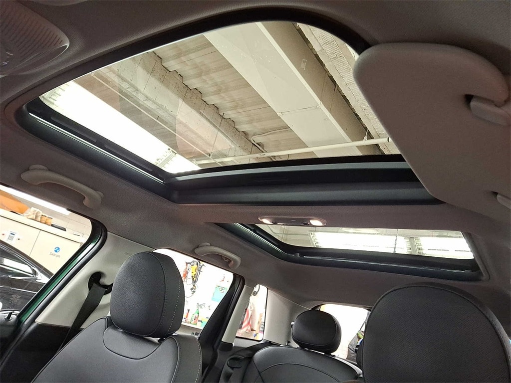 Thumbnail: 2024 MINI Cooper Hardtop - 12