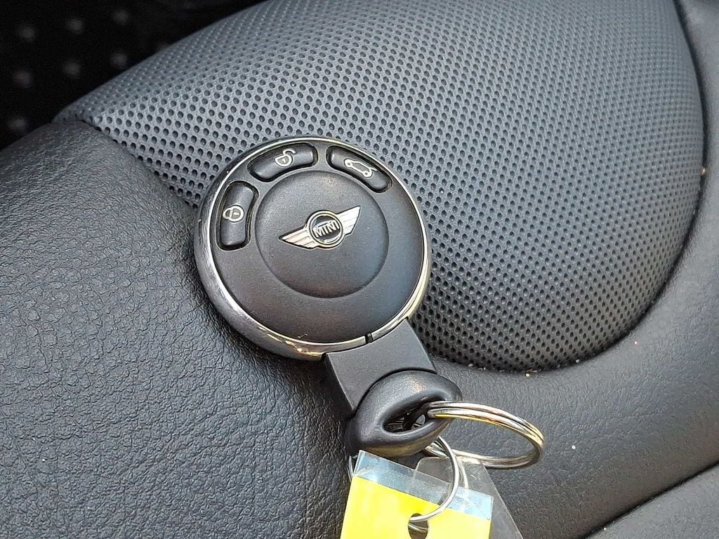 Thumbnail: 2010 MINI Cooper - 24