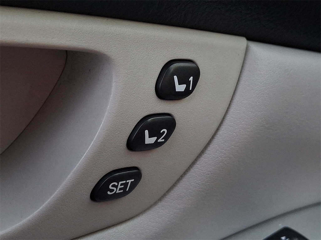 Thumbnail: 2006 Lexus RX - 25