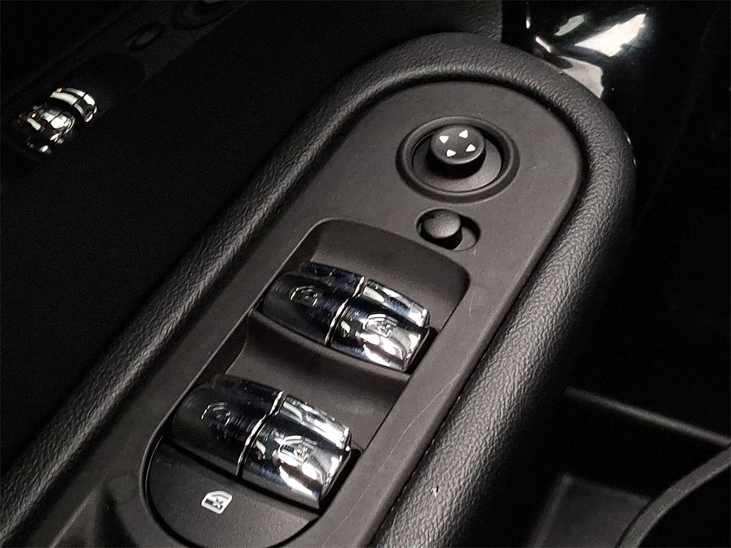 Thumbnail: 2019 MINI Cooper Countryman - 23