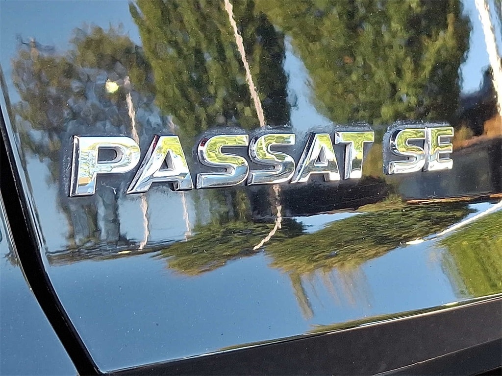 Thumbnail: 2017 Volkswagen Passat - 30