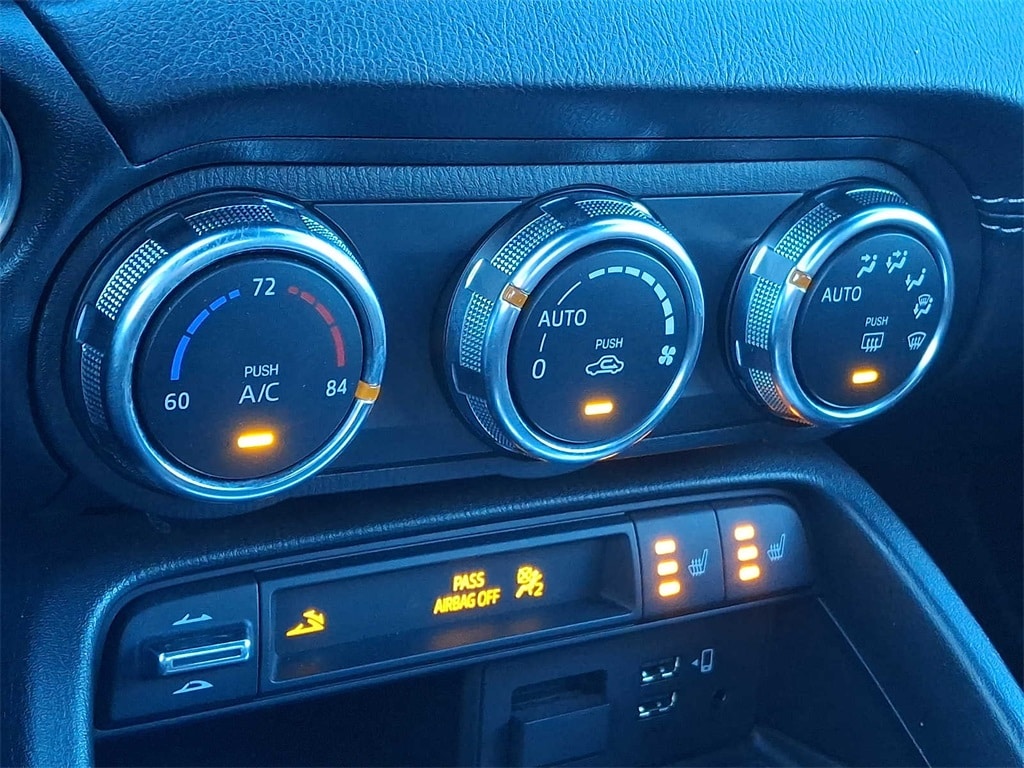 Thumbnail: 2022 Mazda MX-5 Miata - 12