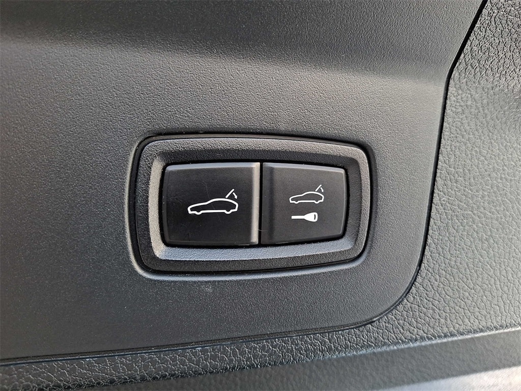 Thumbnail: 2018 Porsche Panamera - 25