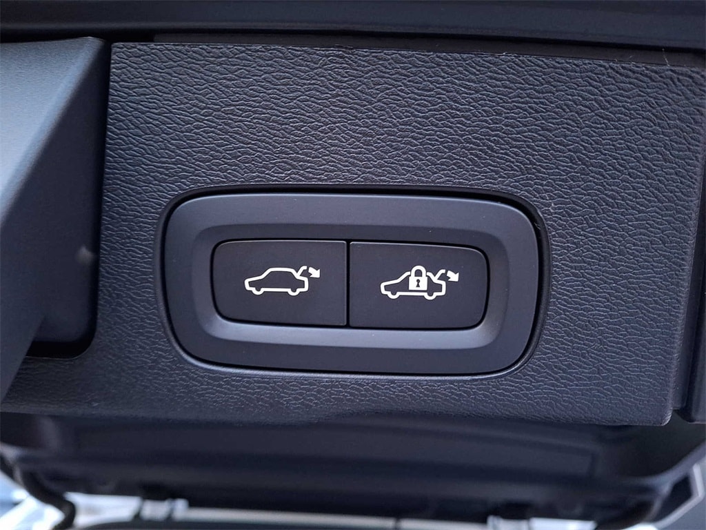 Thumbnail: 2024 Volvo XC60 - 24