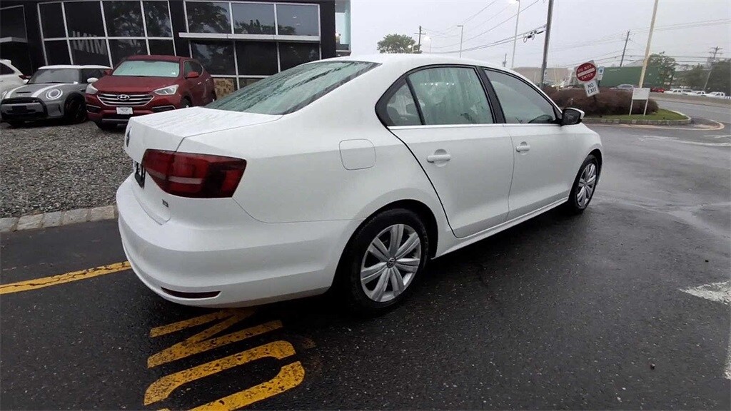 Thumbnail: 2017 Volkswagen Jetta - 8
