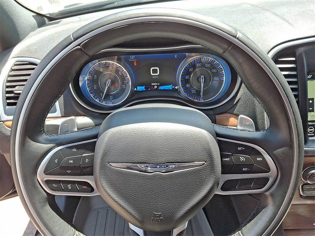 Thumbnail: 2018 Chrysler 300 - 16