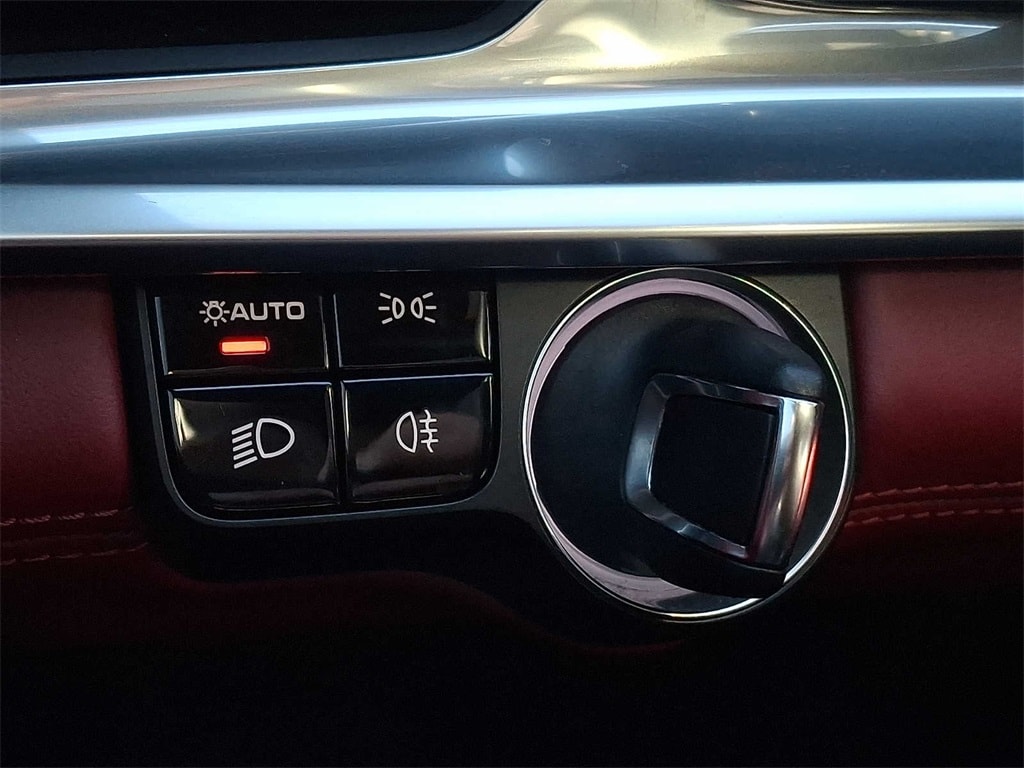 Thumbnail: 2018 Porsche Panamera - 18