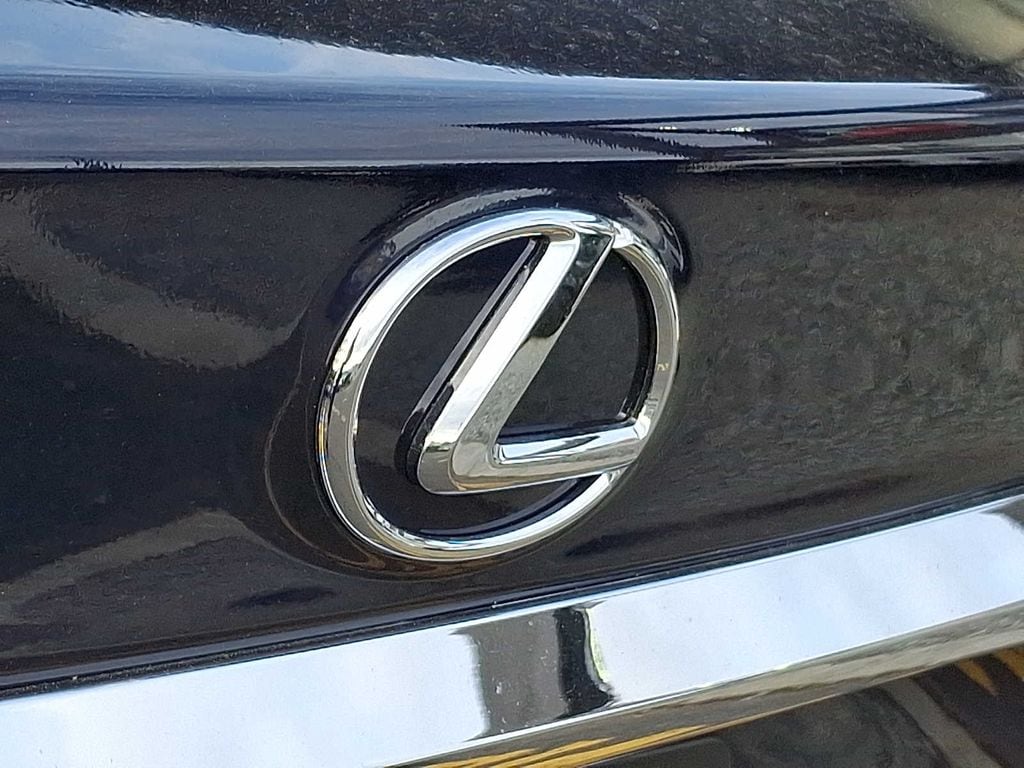 Thumbnail: 2017 Lexus ES - 29