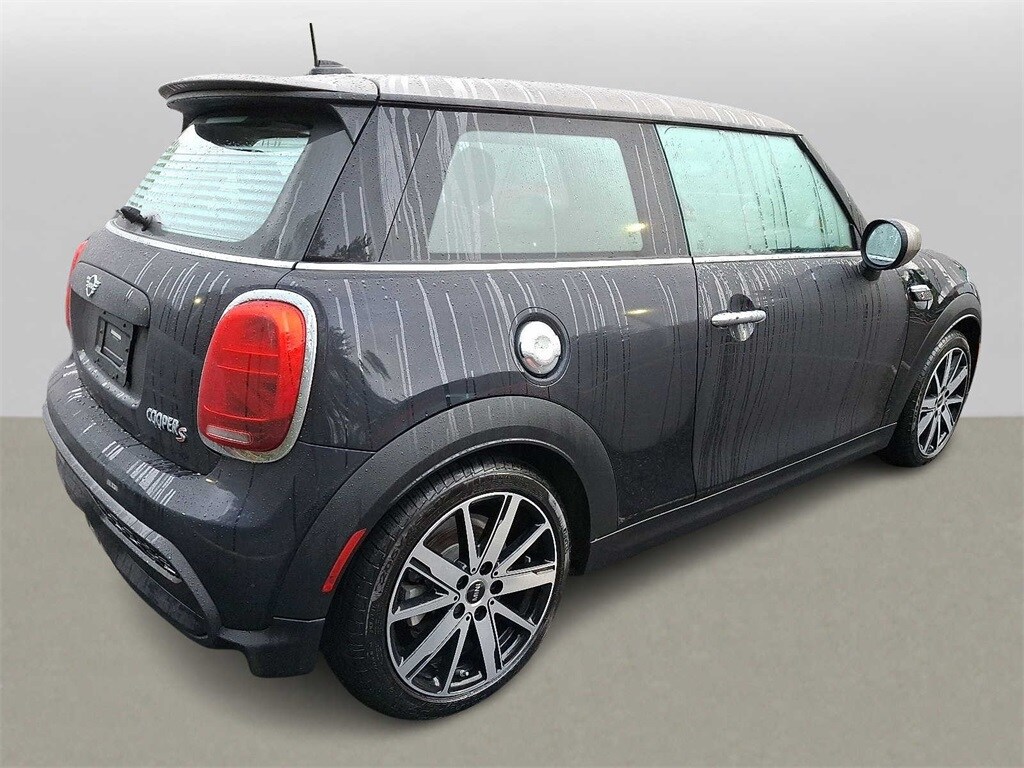 2024 Mini Cooper S Iconic photo 4