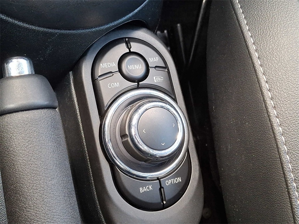 Thumbnail: 2023 MINI Cooper Hardtop - 19