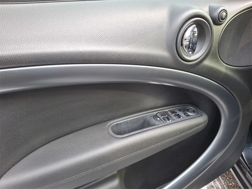 Thumbnail: 2014 MINI Cooper Countryman - 10