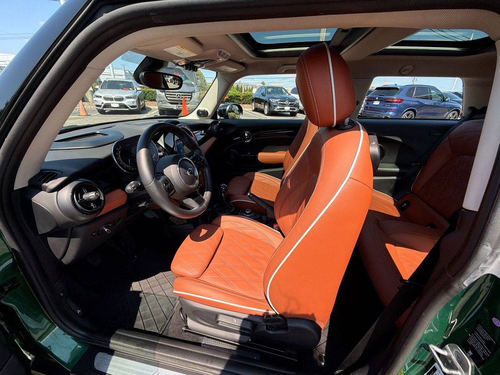 Thumbnail: 2022 MINI Cooper Hardtop - 10