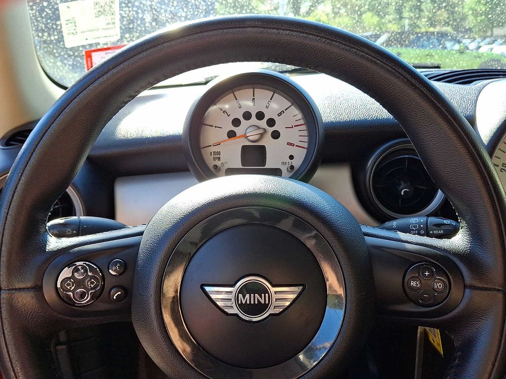 Thumbnail: 2011 MINI Cooper Clubman - 15