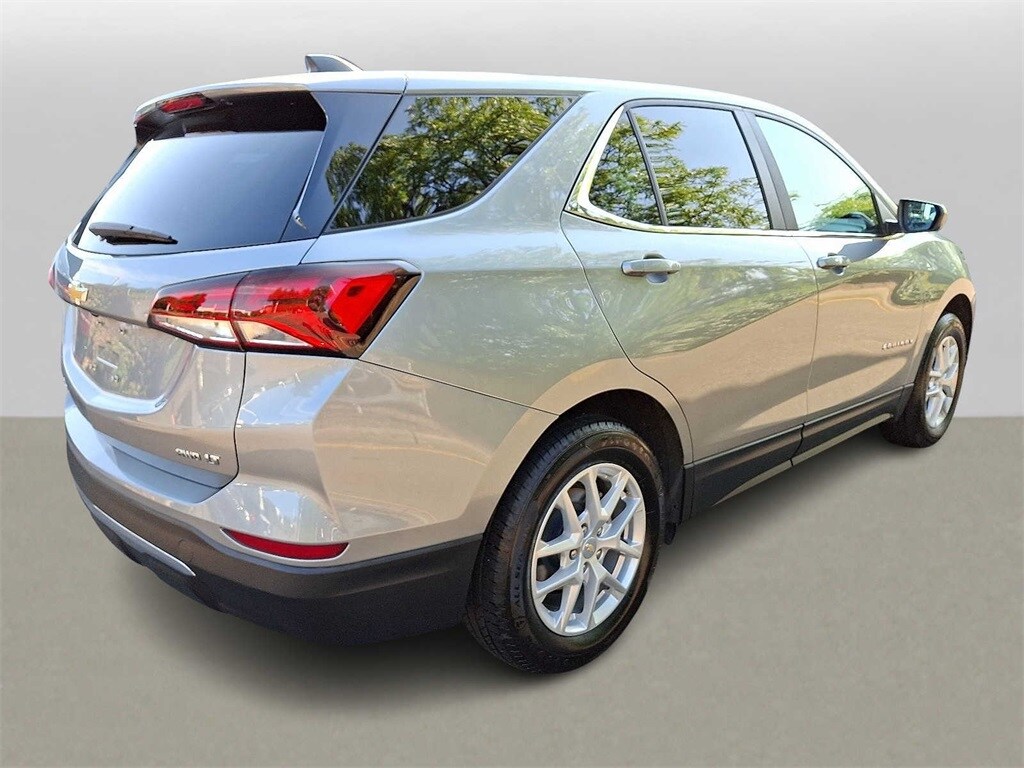 2023 Chevrolet Equinox LT photo 4