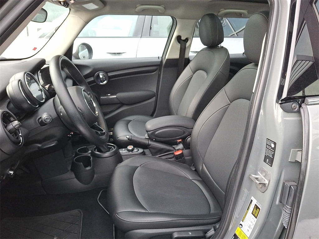 Thumbnail: 2019 MINI Cooper Hardtop - 11