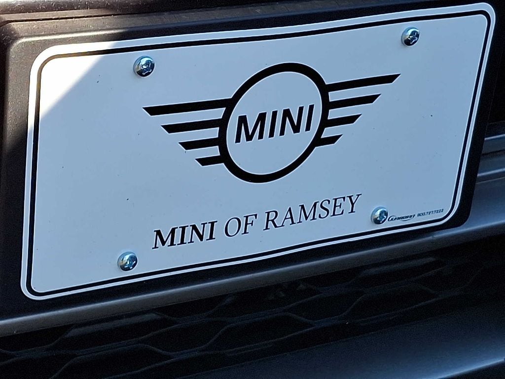 Thumbnail: 2011 MINI Cooper Clubman - 28