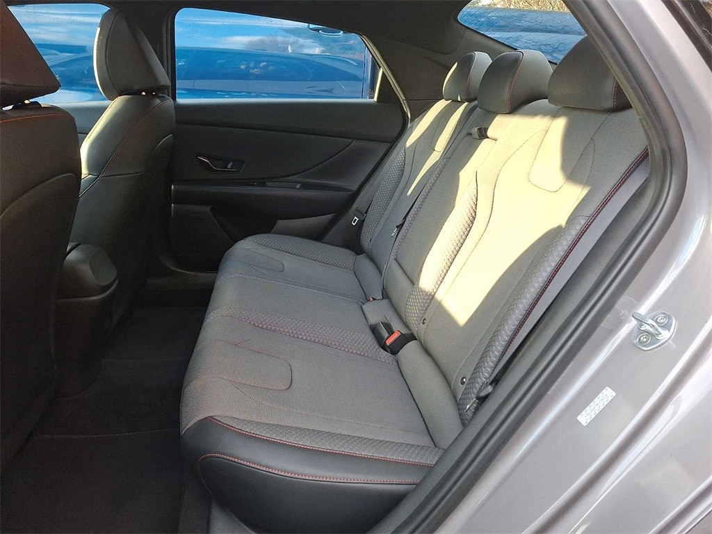 Thumbnail: 2022 Hyundai Elantra - 8