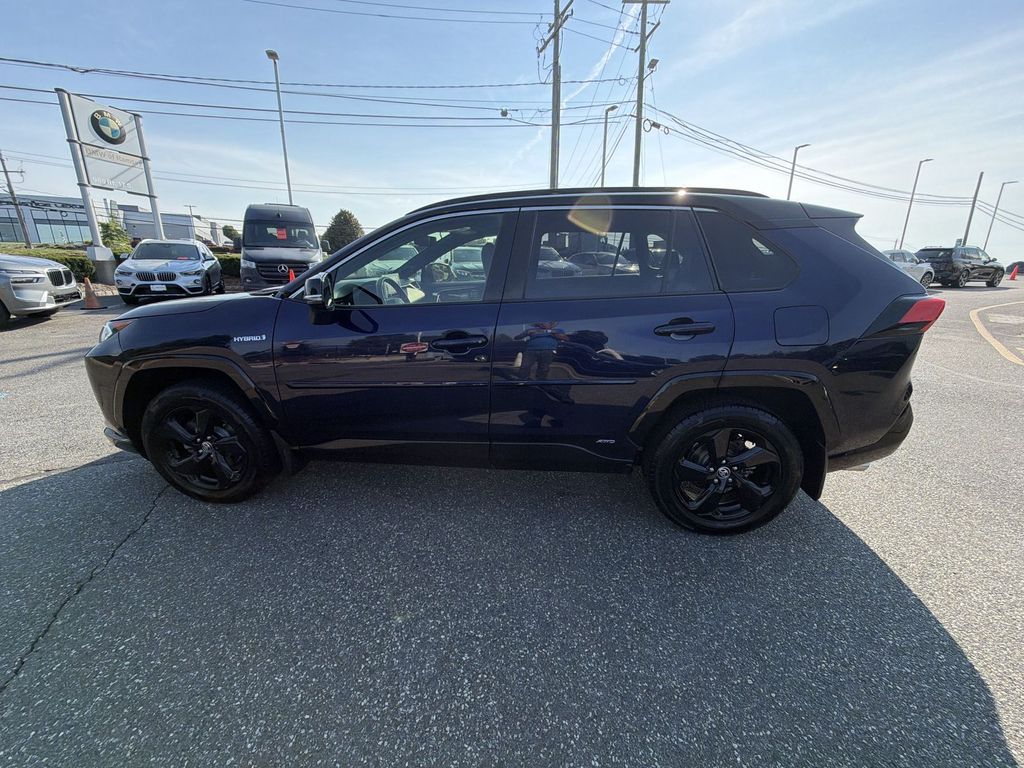Thumbnail: 2020 Toyota RAV4 - 11