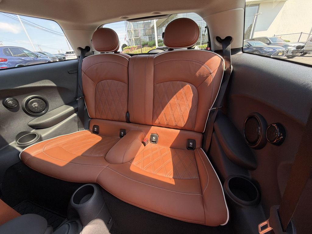 Thumbnail: 2022 MINI Cooper Hardtop - 21