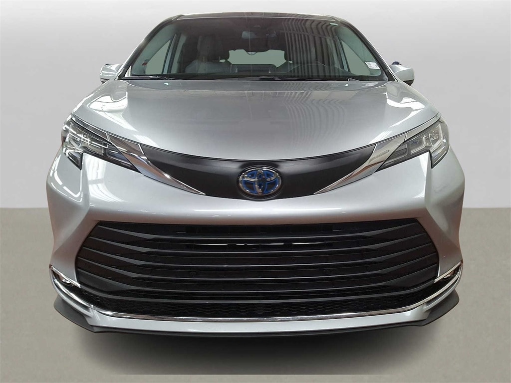Thumbnail: 2021 Toyota Sienna - 2