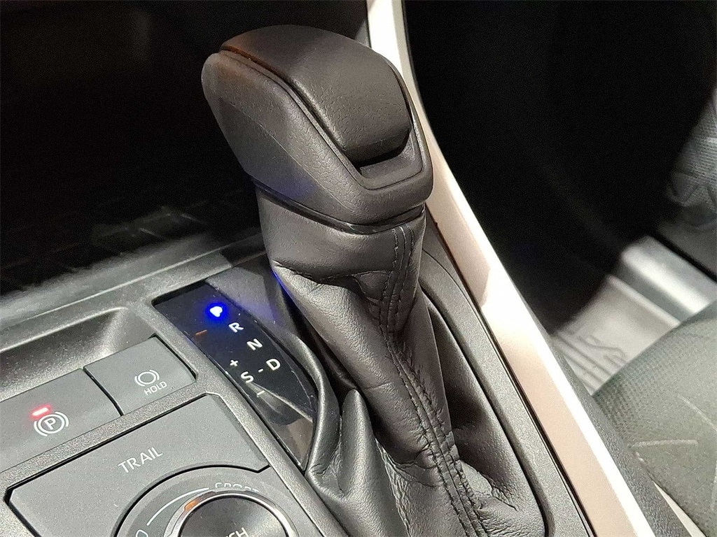 Thumbnail: 2021 Toyota RAV4 - 12