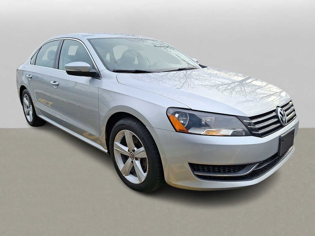 Thumbnail: 2013 Volkswagen Passat - 3